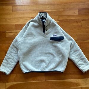 Patagonia Men's Off-White Fleece Sweater